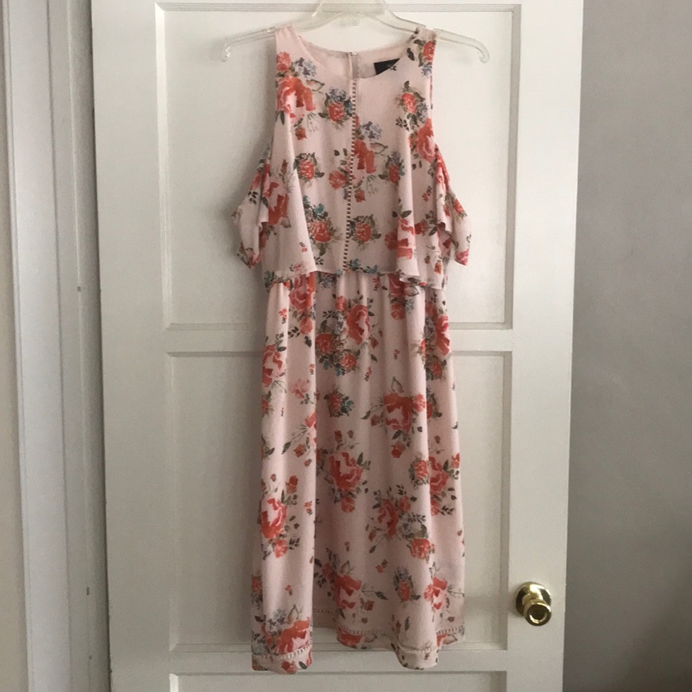 Mossimo Cold Shoulder Dress Size Medium